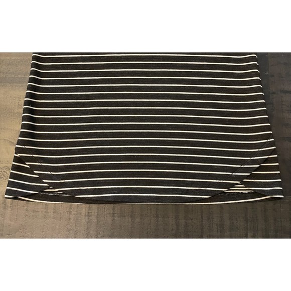Liz Claiborne Weekend - Black and White Stripe Cowl Neck Top - Sz S - Picture 4 of 9